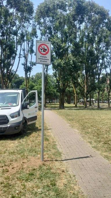 Divieto di alcolici nei parchi: ora ci sono anche i cartelli