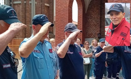 Il Silenzio per l'ultimo saluto al volontario dell’Associazione nazionale Carabinieri