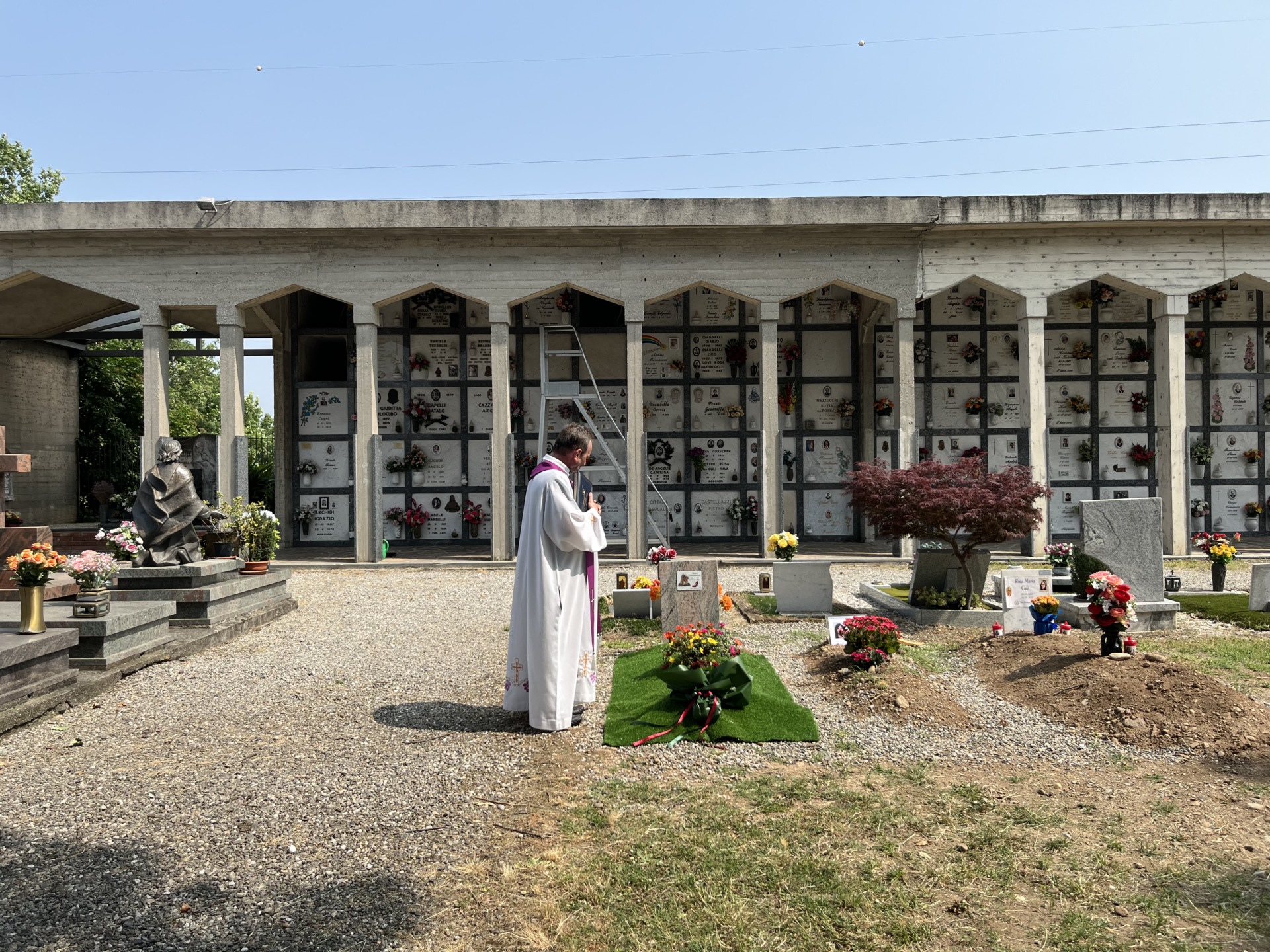 cerimonia cimitero trecella lapide hanna herasimchyk
