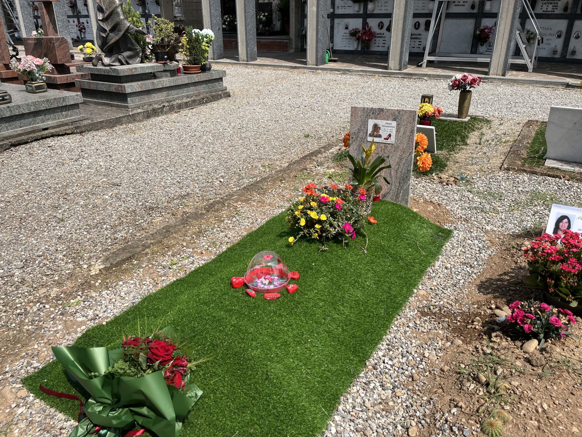 cerimonia cimitero trecella lapide hanna herasimchyk
