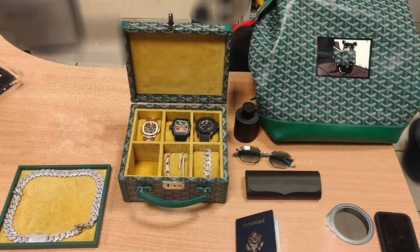 Rubano uno zaino e lo nascondono in un trolley: dentro refurtiva per un milione e mezzo di euro