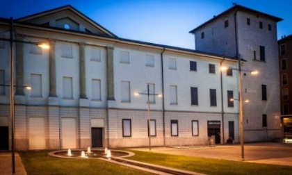 Un aperitivo bello, buono e che fa del bene nel cortile di Palazzo Trivulzio a Melzo