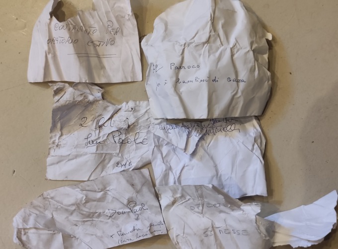 Ladri dal parroco rubano i soldi raccolti per i bimbi di Gaza