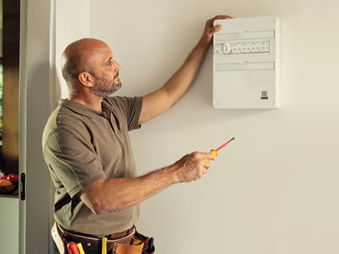 Schneider Electric al fianco dei professionisti dell’energia