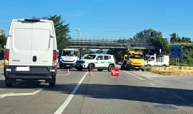 Scontro tra un furgone e una moto sulla Sp13: un ferito