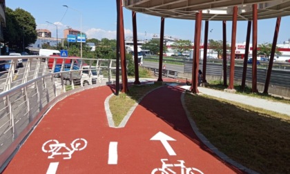 Aperta la passerella ciclopedonale su viale Fulvio Testi