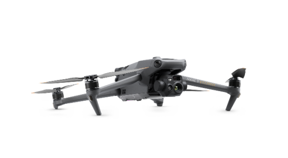 Cerca di scappare con un drone da 850 euro: ladro preso e denunciato