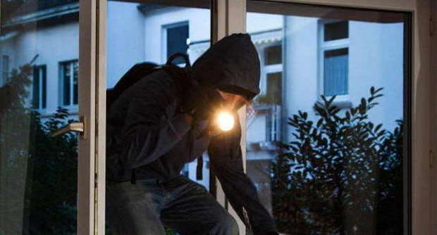 Sgominata banda di ladri specializzata in furti in appartamento
