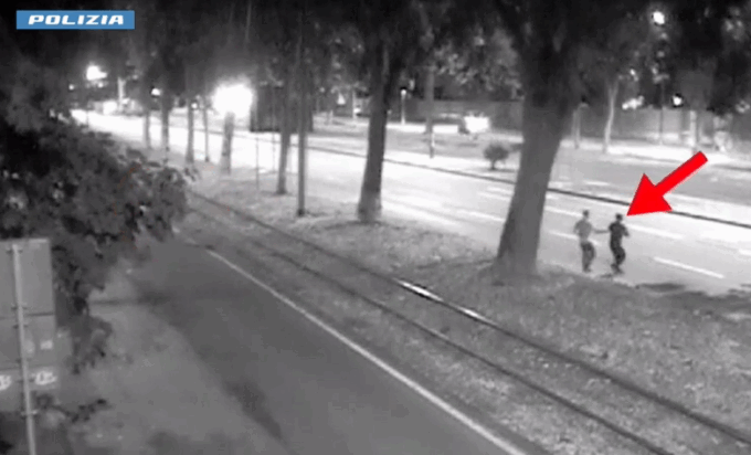 Rapinarono e ferirono due fratelli alla fermata del tram: fermati due “maranza” sedicenni
