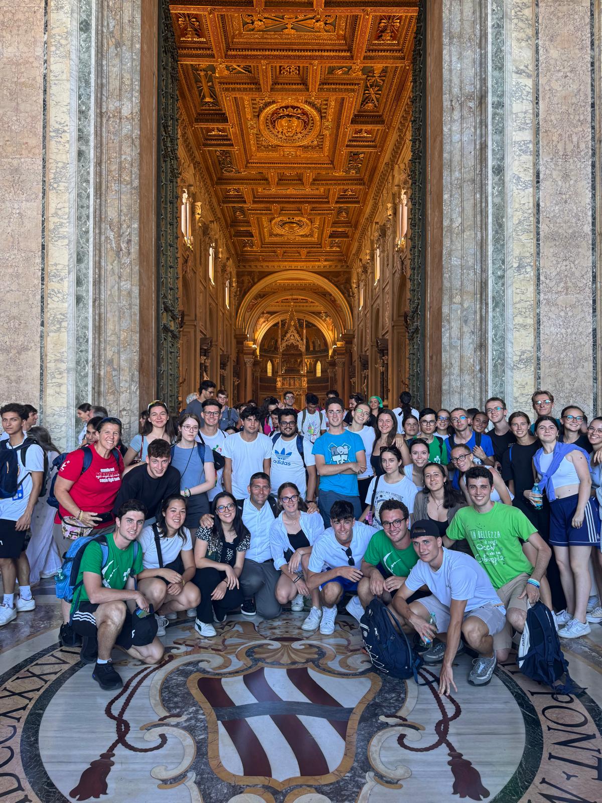 cassina de pecchi ragazzi e don fabio curti al giubileo roma
