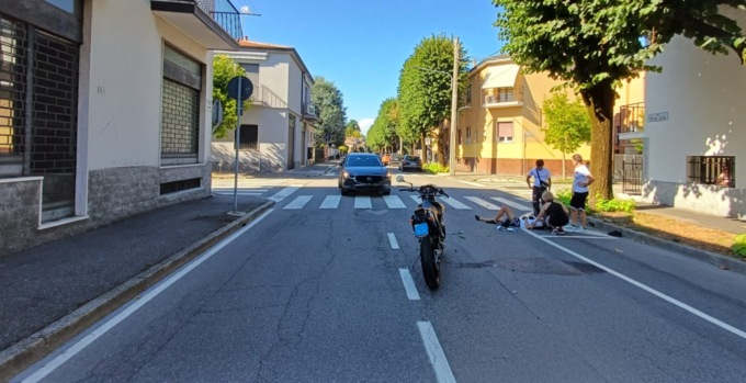Scontro tra auto e moto: 14enne finisce in Pronto soccorso