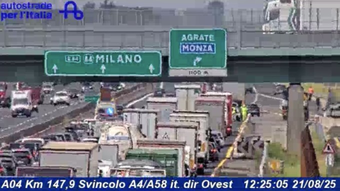 Lunghe code in autostrada A4 per un incidente