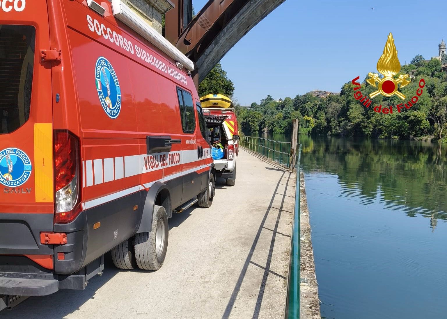 sommozzatori vigili del fuoco adda