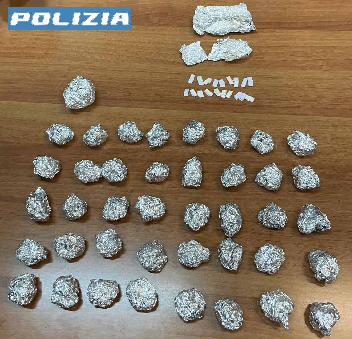 Con hashish e cocaina dentro a un bar: in manette un 29enne peruviano