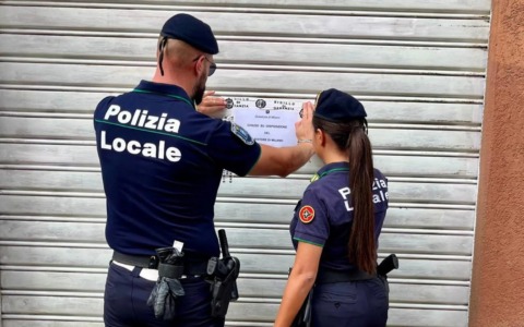 Bar frequentato da pregiudicati e spacciatori: il Questore lo fa chiudere
