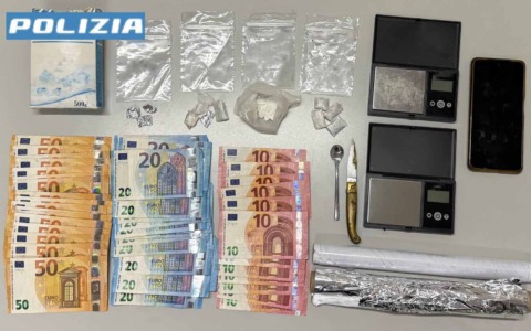 Doppio colpo allo spaccio: in manette tre pusher attivi nel Milanese