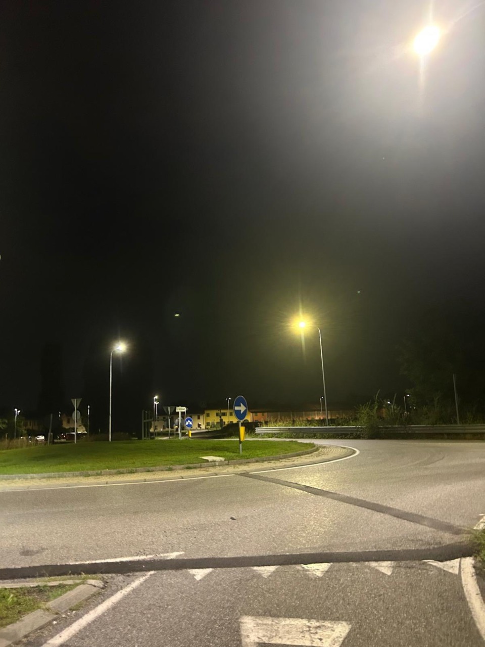 Maggiore sicurezza per auto e pedoni: Rodano finalmente è illuminata anche di notte