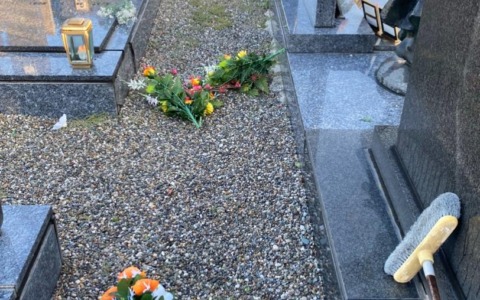 Vandali in azione al cimitero di Gorgonzola: “Siamo pronti a denunciare”