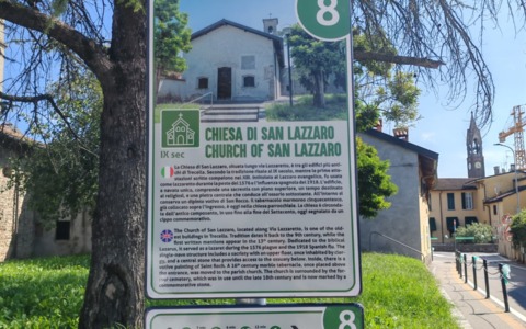 A Pozzuolo Martesana compaiono i primi cartelli informativi per i turisti
