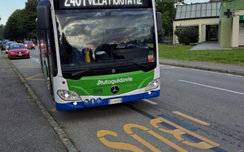 Prima corsa dei bus, il servizio inaugurato dal sindaco