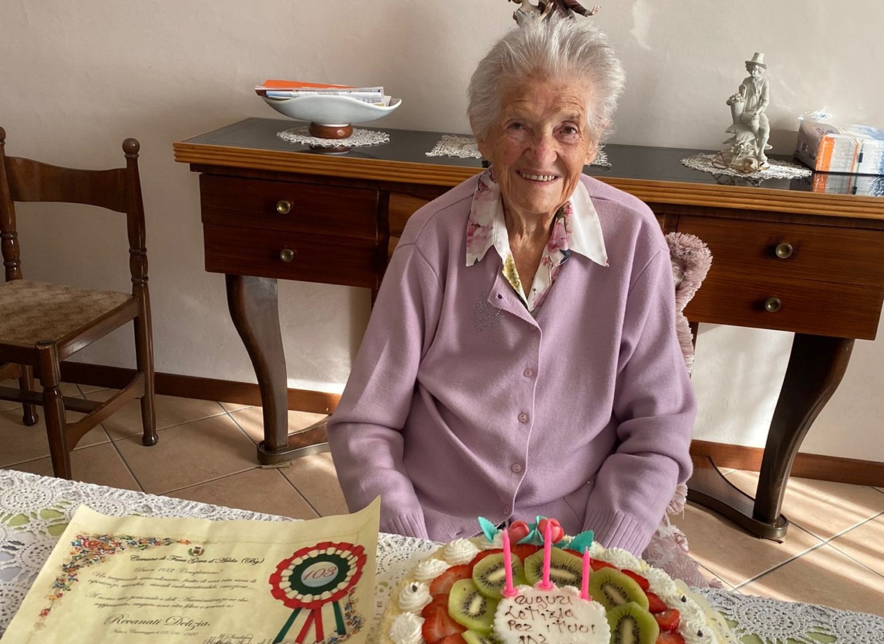 Letizia Recanati ha spento 103 candeline. Festa con i familiari, il sindaco e la Pro loco