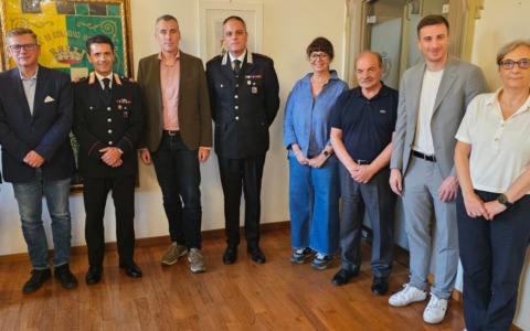 Arrestati gli scippatori di collanine: il grazie del Comune ai Carabinieri