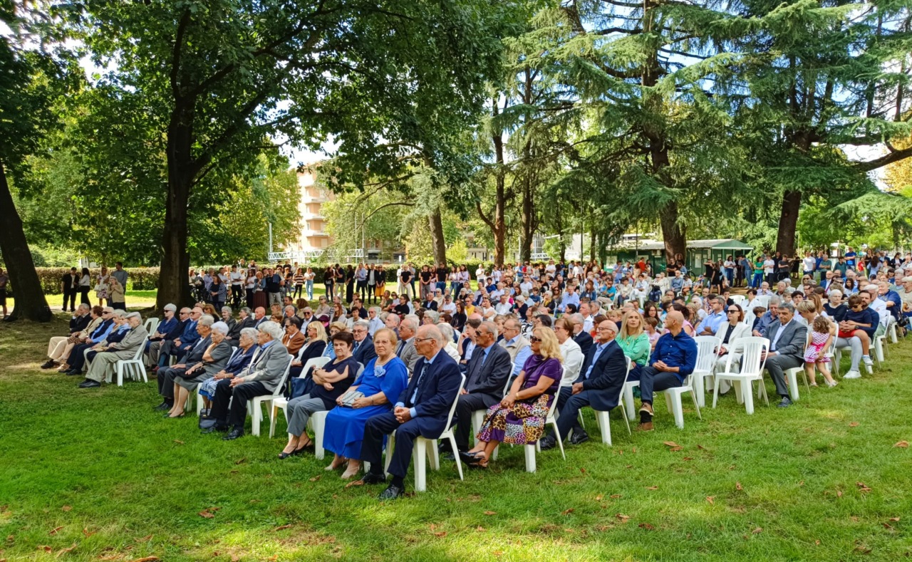 La comunità di Cernusco sul Naviglio ha festeggiato le coppie più fedeli
