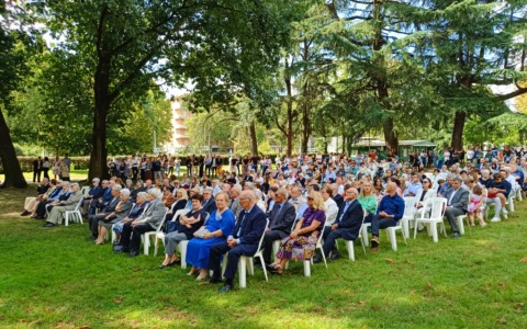 La comunità di Cernusco sul Naviglio ha festeggiato le coppie più fedeli