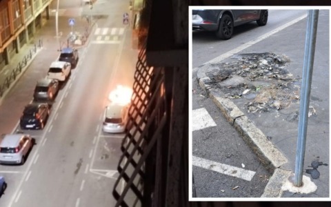 La rabbia dei residenti: “E’ passata una settimana e non hanno tolto i rifiuti incendiati”