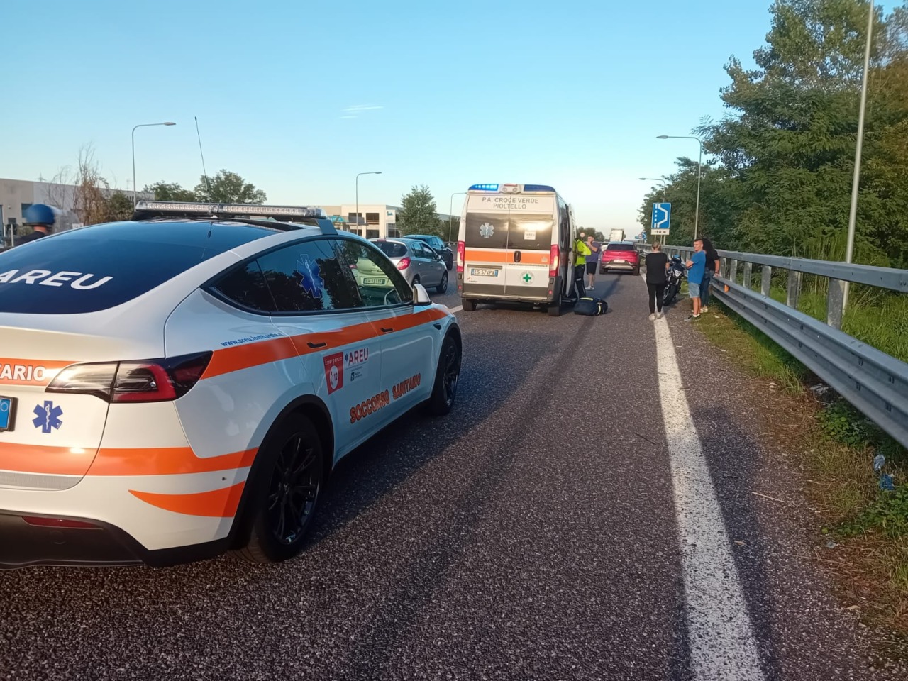 Grave incidente sulla Cassanese, ambulanza e automedica in codice rosso