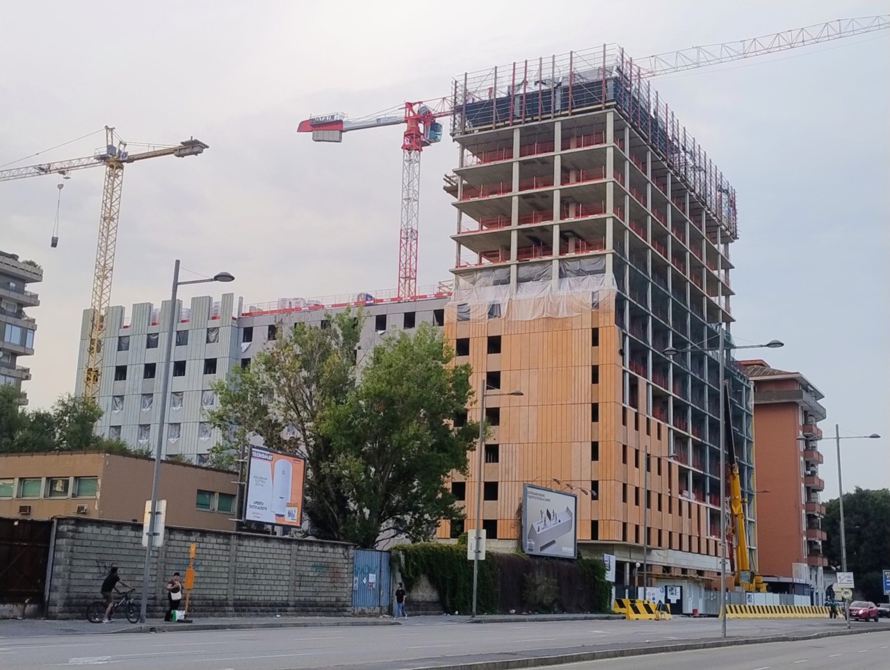 Il “viaggio” dentro il nuovo studentato in costruzione da 14 piani e 500 posti letto