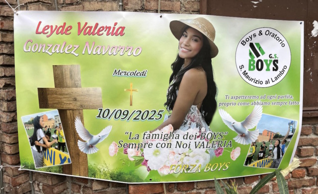 Il commosso addio a una mamma di 27 anni