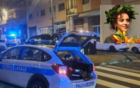 Travolta da una Jeep mentre attraversa la strada sulle strisce: muore ragazza di 25 anni