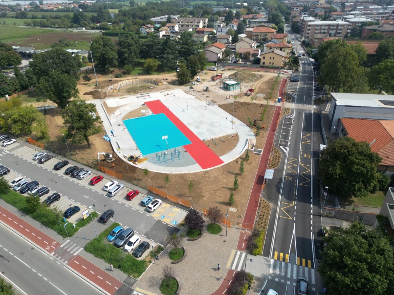 Il Parco del cimitero visto dal drone: il nuovo nome scelto dagli studenti
