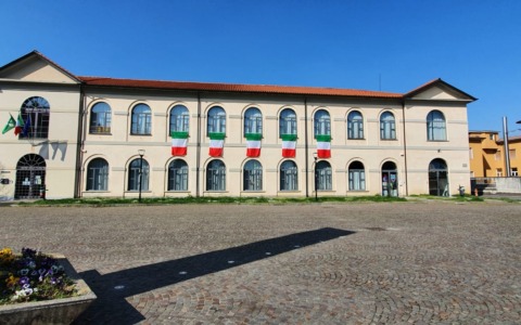 L’ex Filanda non è a norma antincendio: edificio chiuso, associazioni “sfrattate”
