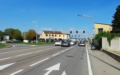 Batosta T-Red all’incrocio tra le due Provinciali: 50 multe ogni sera