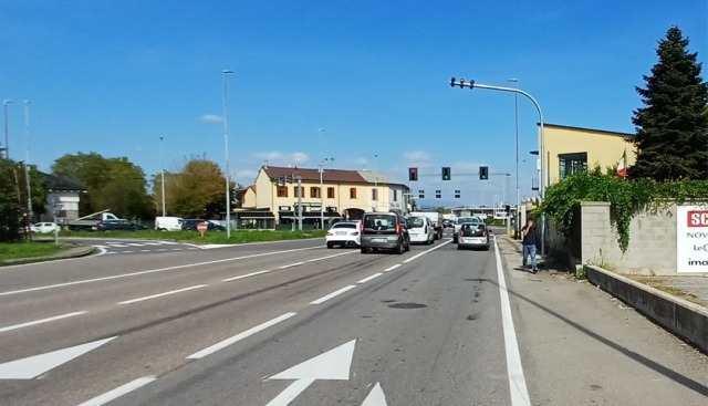 Batosta T-Red all’incrocio tra le due Provinciali: 50 multe ogni sera