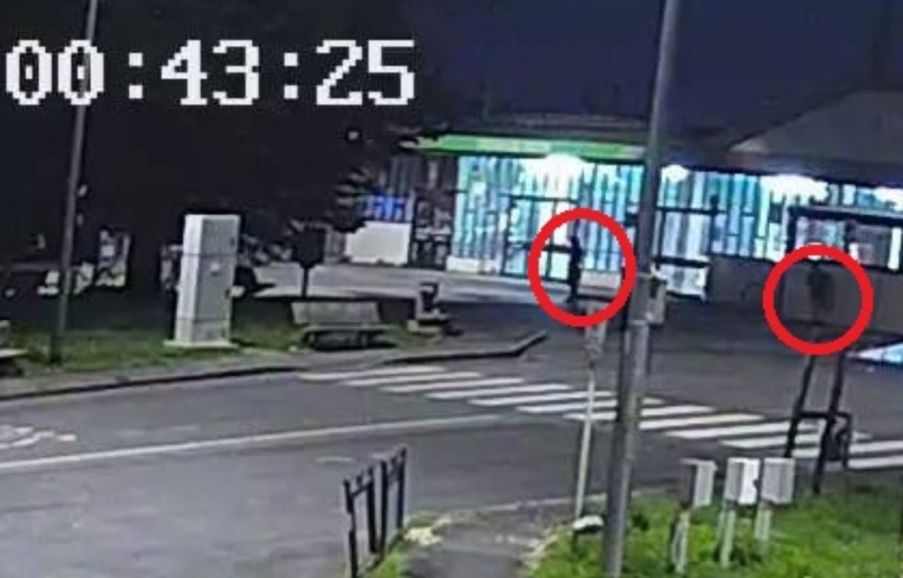 Identificati i vandali che hanno imbrattato la stazione della metropolitana