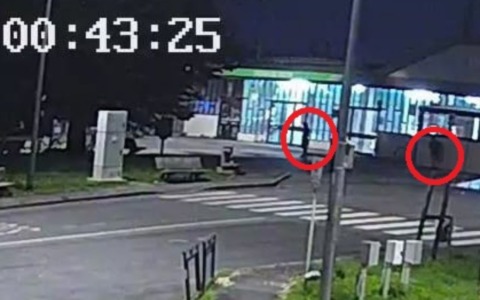 Identificati i vandali che hanno imbrattato la stazione della metropolitana