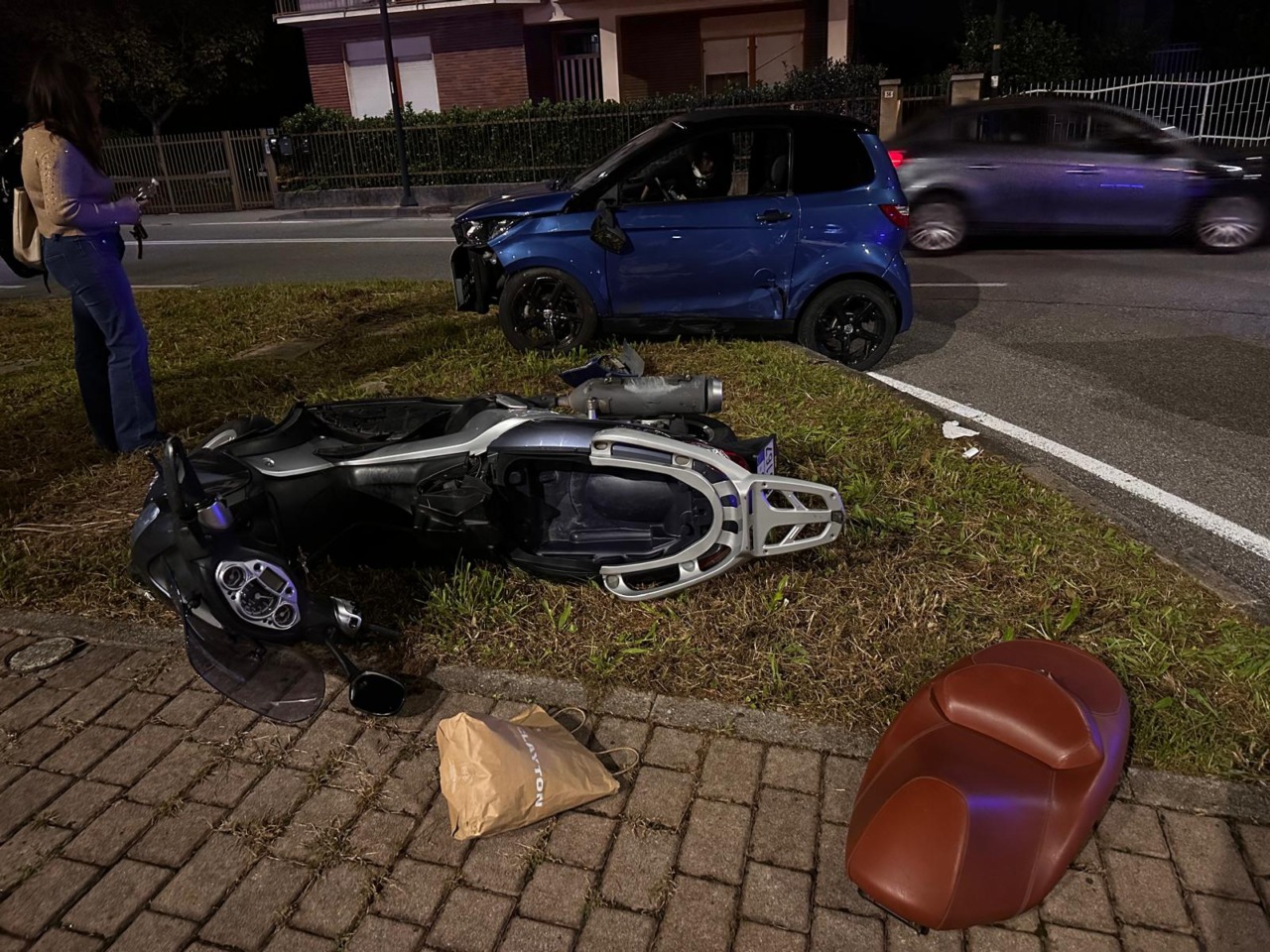 Incidente tra una moto e un quadriciclo: ferito un 35enne