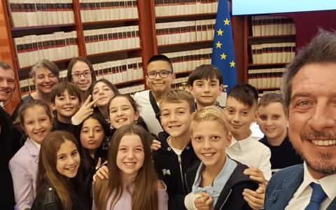 La 5A della scuola primaria “Fortis” vince il concorso nazionale “NeoConnessi”