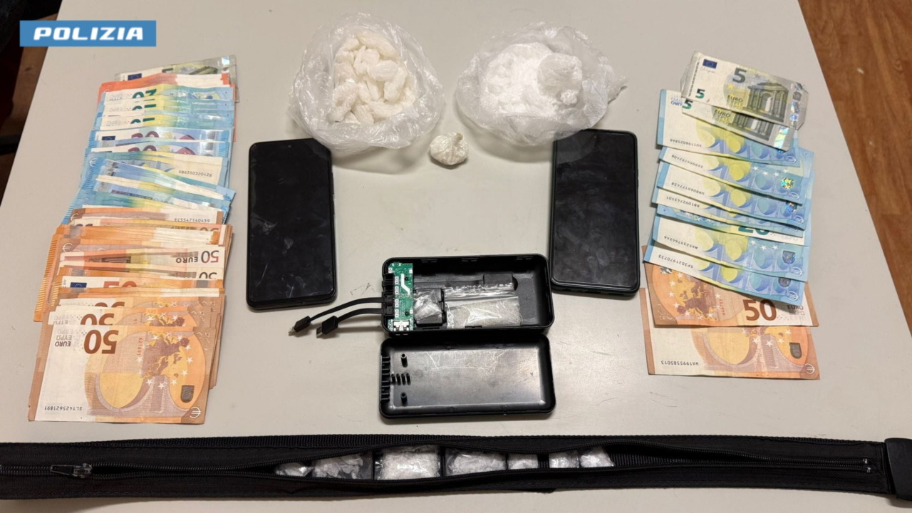 Uno stabile usato per spacciare droga: la scoperta della Polizia di Stato