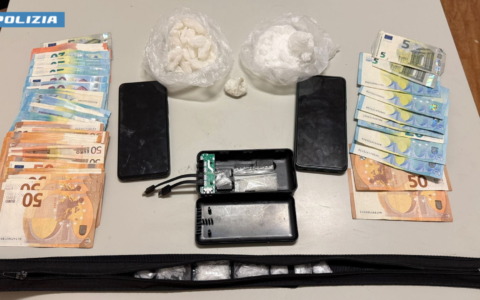 Uno stabile usato per spacciare droga: la scoperta della Polizia di Stato