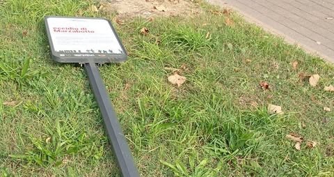 Cernusco Possibile accusa: “Abbattuto da ignoti il cartello dedicato ai martiri di Marzabotto”