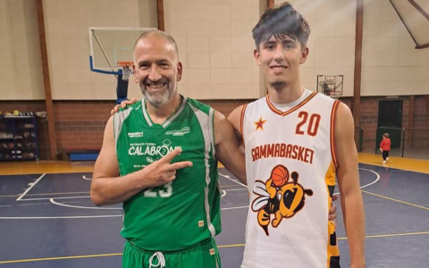 Padre e figlio sul parquet da avversari: “Quanta agitazione, ma me la sono goduta”