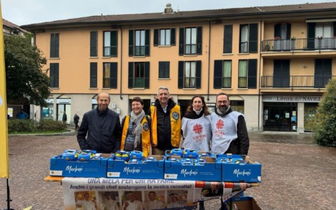 “Una mela per chi ha fame” torna nelle piazze di Cernusco e Pioltello