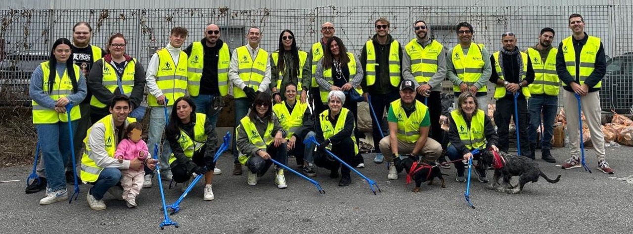 Liscate, i dipendenti di Délifrance Italia hanno ripulito la zona industriale con una giornata di plogging