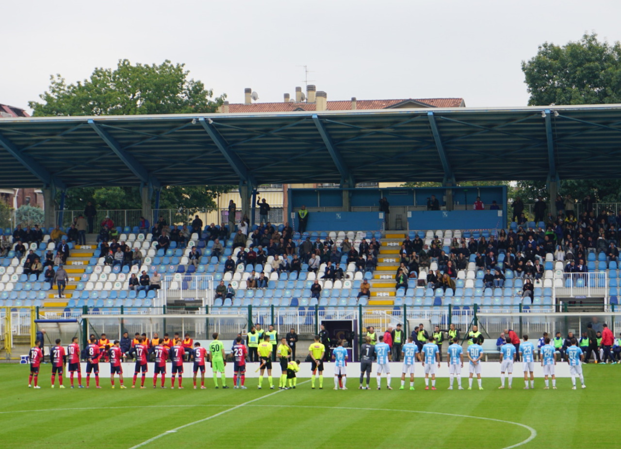 Insulti razzisti al quarto uomo dagli spalti: Giana multata e Tribuna Sud chiusa
