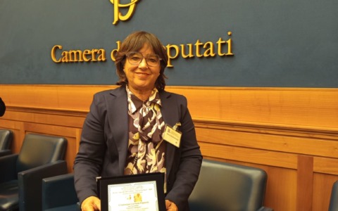 La professoressa Gaetana Figuccia premiata alla Camera dei deputati per la sua poesia
