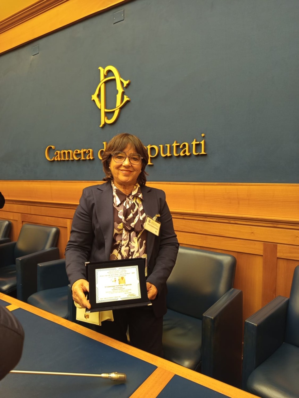 La professoressa Gaetana Figuccia premiata alla Camera dei deputati per la sua poesia